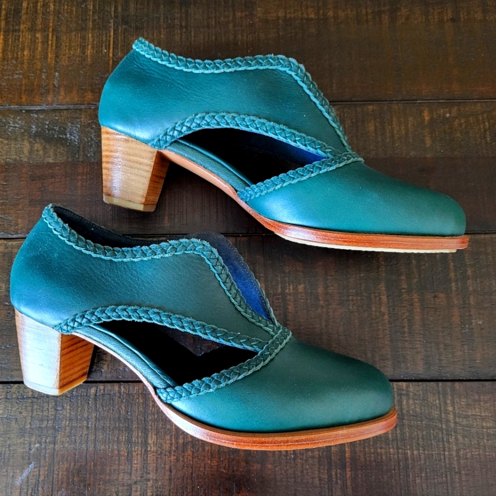 Elf Spirit Walker Booties Emerald Size 8.5